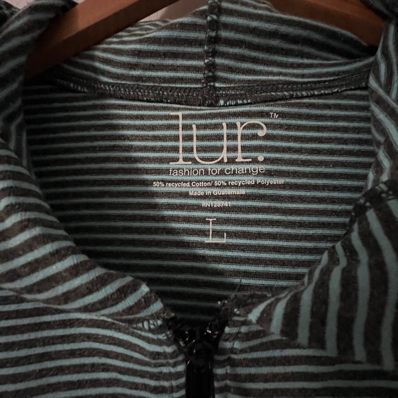 lur full zip striped hoodie with 3/4 sleeves and side pockets. Size L - Picture 7 of 8